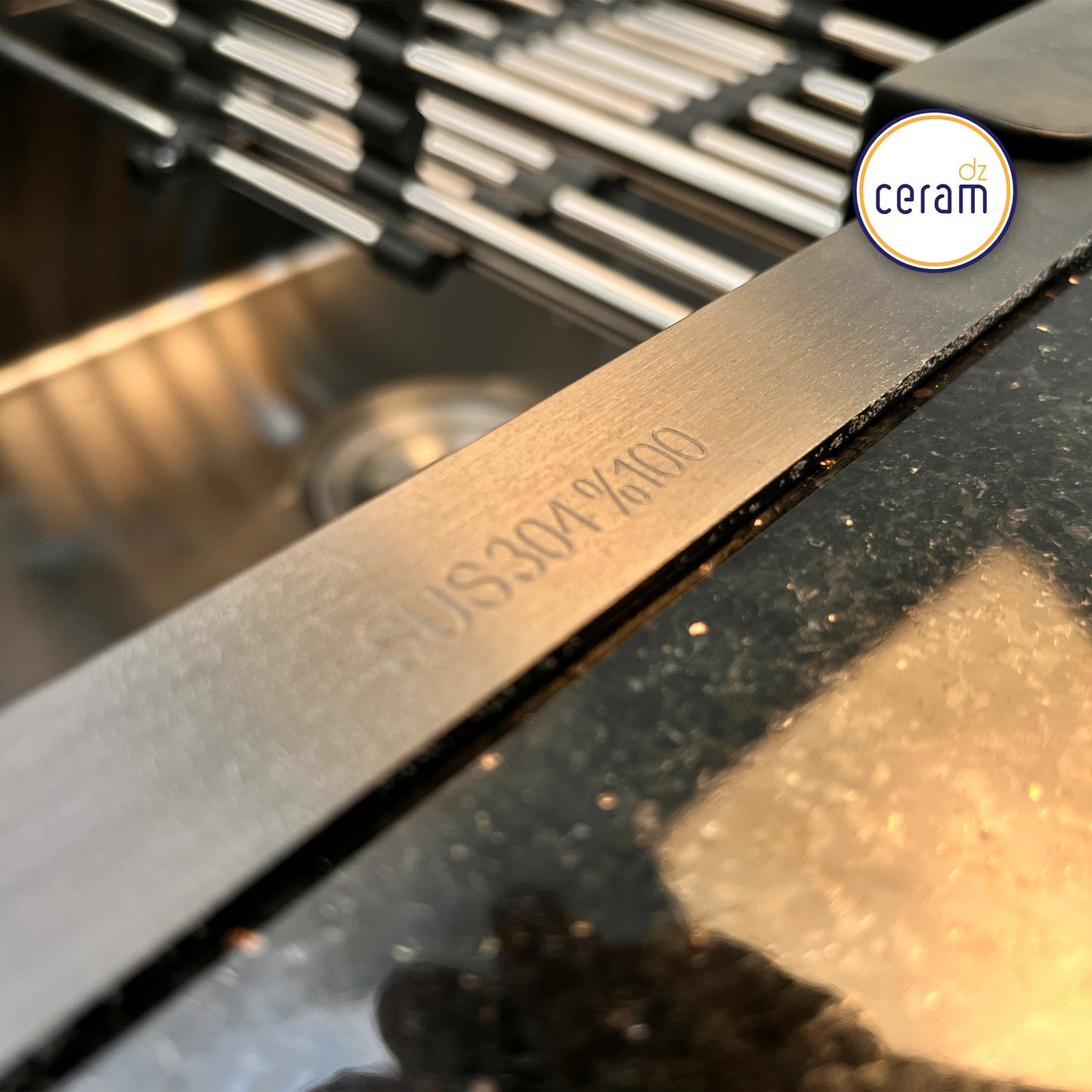 Mécanisme Cuivre --SWISS INOX -- 70x45 Noire NANO avec Porte Serviette