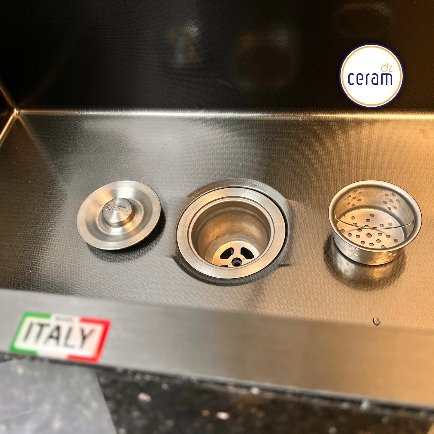 Mécanisme Cuivre --SWISS INOX -- 70x45 Noire NANO avec Porte Serviette
